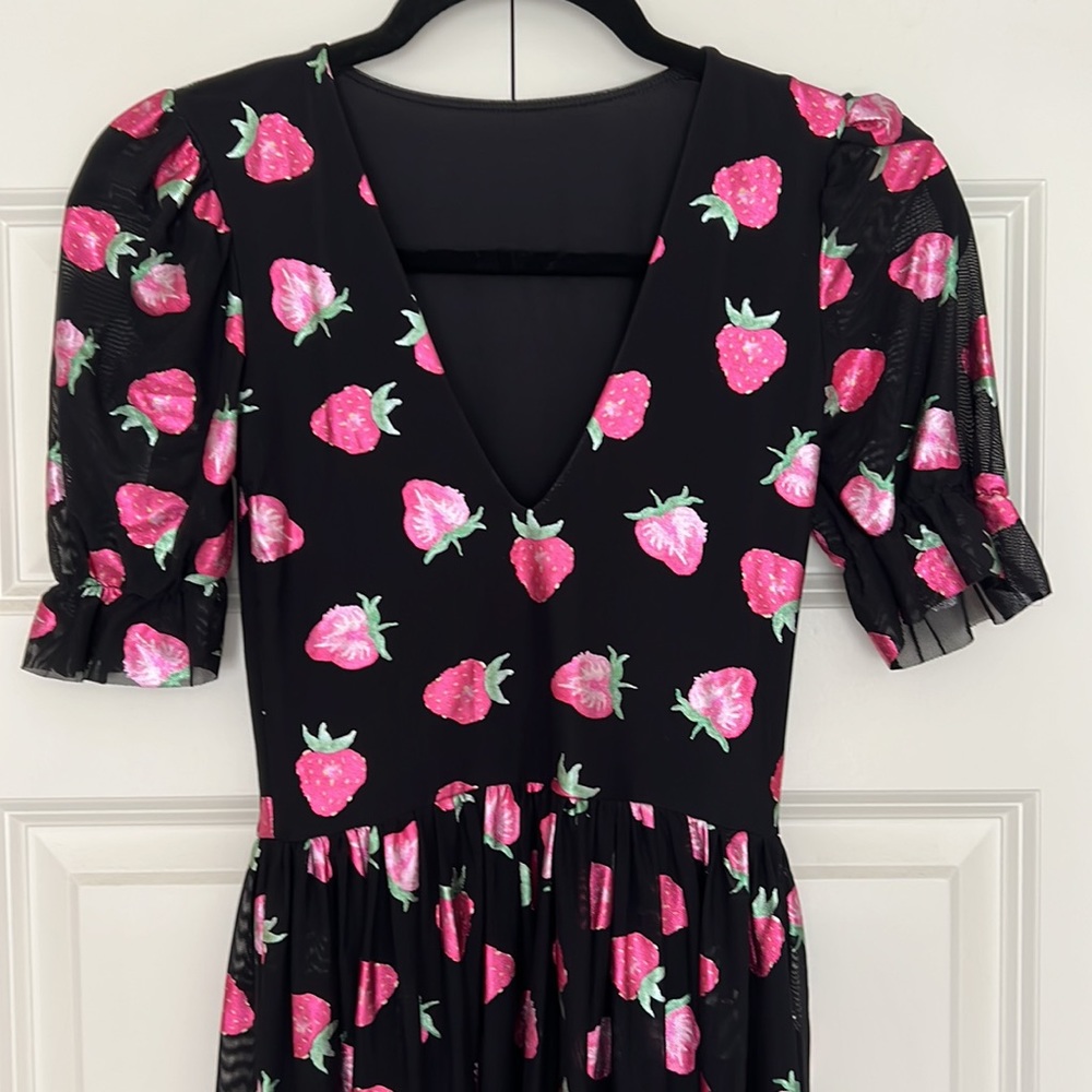 💥NWT Blackmilk Strawberries Black Stellar Dress ~ LIMITED Size XS - Picture 5 of 12